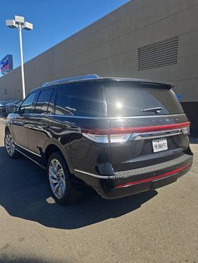 2024 Lincoln Navigator Premiere