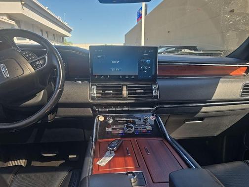2024 Lincoln Navigator Premiere