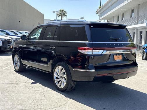 2024 Lincoln Navigator Premiere