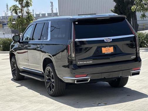 2023 Cadillac Escalade ESV Luxury