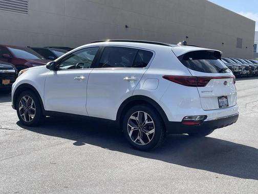 Snow White Pearl 2022 Kia Sportage EX