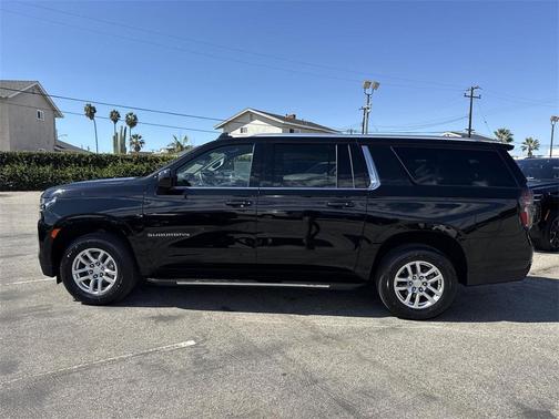 2024 Chevrolet Suburban LT