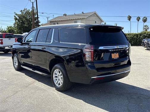 2024 Chevrolet Suburban LT