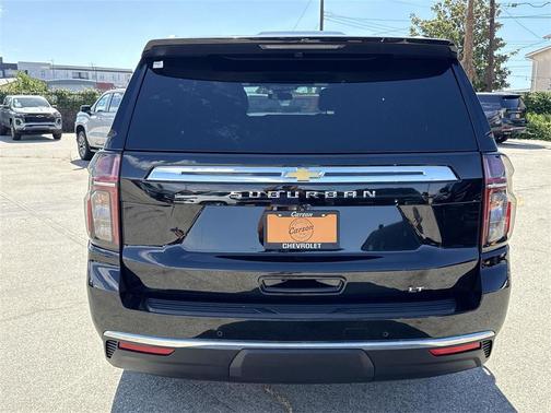 2024 Chevrolet Suburban LT