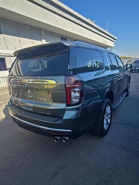 2023 Chevrolet Suburban Premier