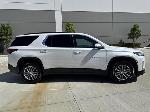 2022 Chevrolet Traverse LT Cloth