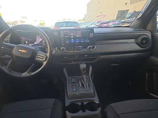 2024 Chevrolet Colorado WT