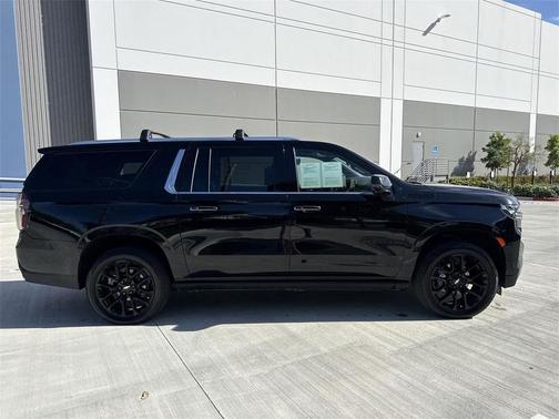 2023 Chevrolet Suburban 4WD High Country