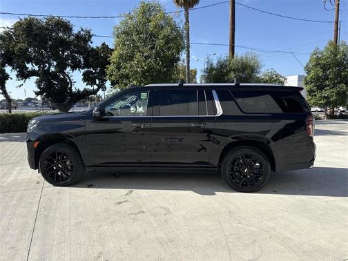 2023 Chevrolet Suburban 4WD High Country