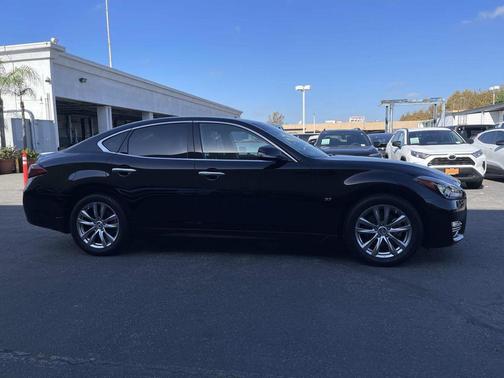 Black Obsidian 2019 INFINITI Q70 3.7 LUXE
