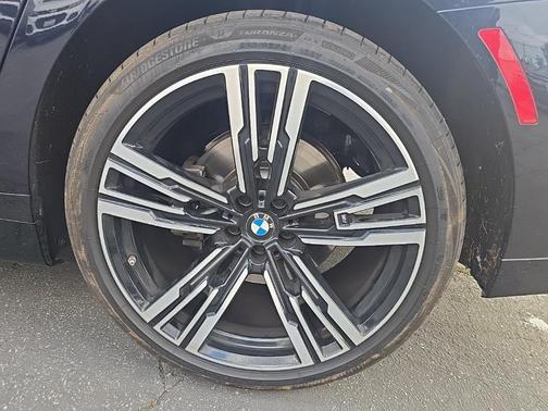 2023 BMW 740 i