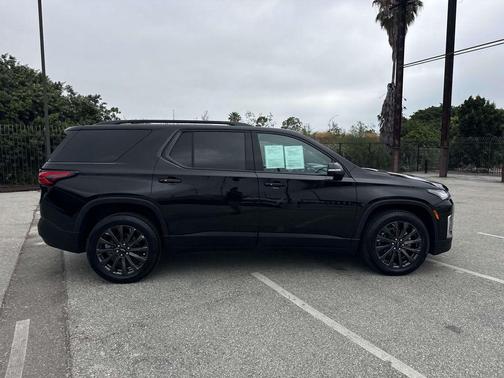 Mosaic Black Metallic 2023 Chevrolet Traverse RS