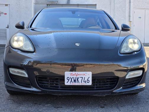 Platinum Silver Metallic 2010 Porsche Panamera Turbo