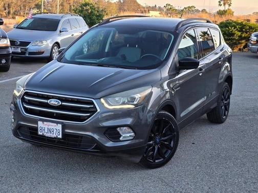 Magnetic 2017 Ford Escape SE