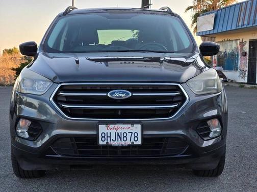Magnetic 2017 Ford Escape SE