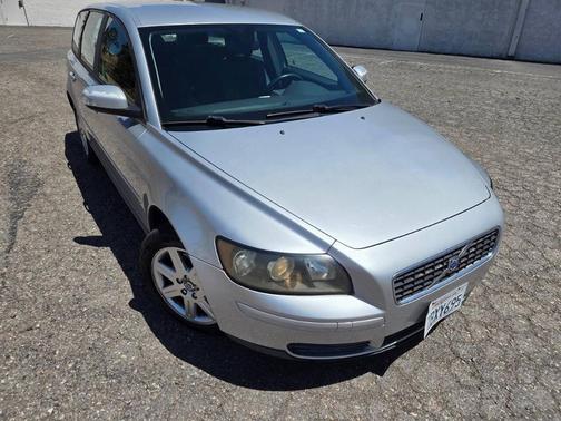 Electric Silver Metallic 2007 Volvo V50 2.4i