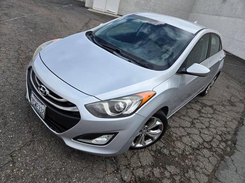 Shimmering Silver Metallic 2013 Hyundai Elantra GT Base