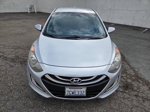 Shimmering Silver Metallic 2013 Hyundai Elantra GT Base