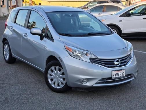 Brilliant Silver Metallic 2014 Nissan Versa Note SV