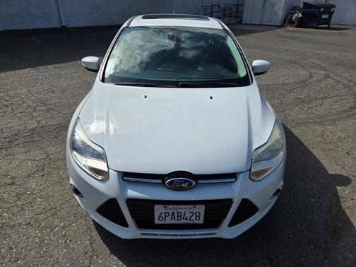 Oxford White 2012 Ford Focus SEL