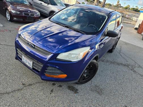 Blue 2015 Ford Escape S