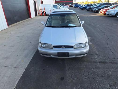 1996 INFINITI G20 