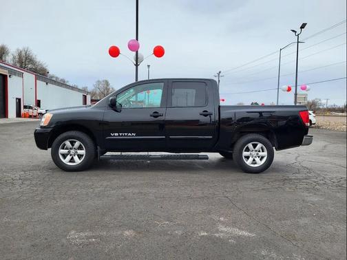 2012 Nissan Titan SV