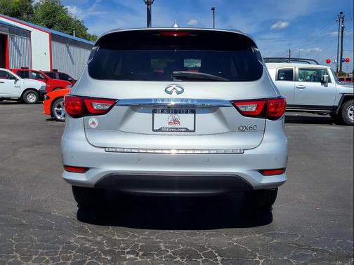 2017 INFINITI QX60 Base