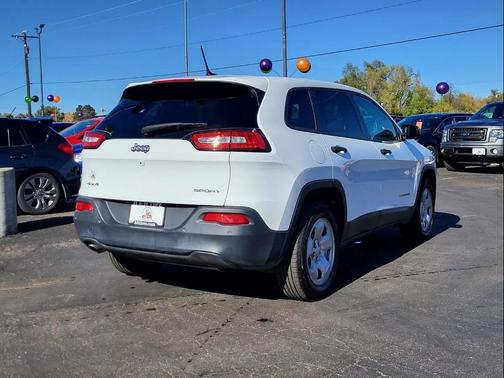 2017 Jeep Cherokee Sport