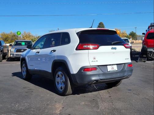 2017 Jeep Cherokee Sport