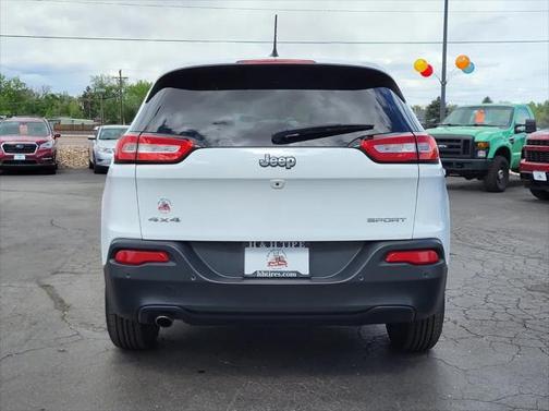 2017 Jeep Cherokee Sport