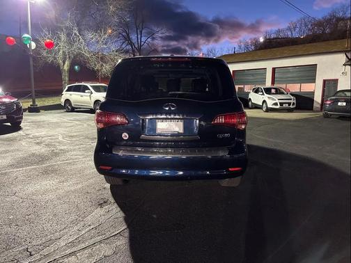 2016 INFINITI QX80 Base