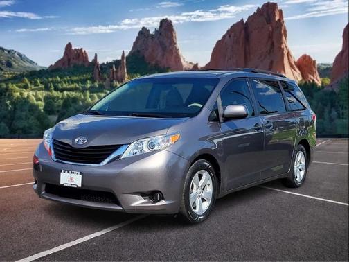 2011 Toyota Sienna LE