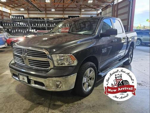 Granite Crystal Metallic Clearcoat 2018 RAM 1500 Big Horn