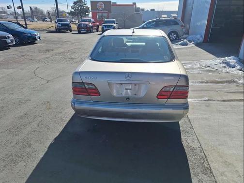 2001 Mercedes-Benz E-Class 