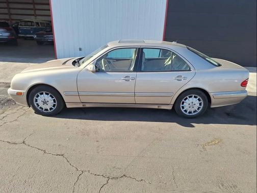 2001 Mercedes-Benz E-Class 