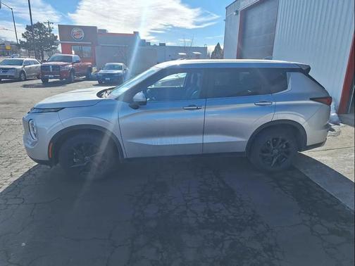 2022 Mitsubishi Outlander SE Launch Edition S-AWC