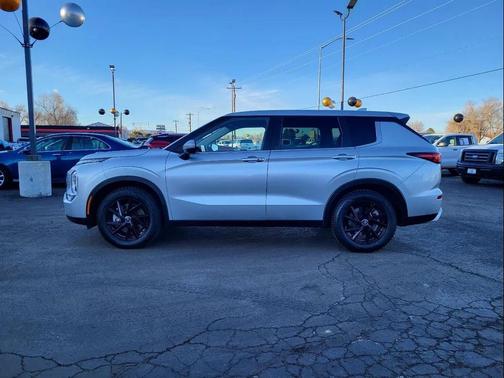 2022 Mitsubishi Outlander SE Launch Edition S-AWC