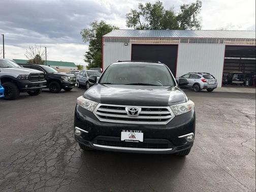 Black 2011 Toyota Highlander SE
