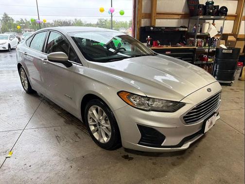 Ingot Silver Metallic 2019 Ford Fusion Hybrid SE