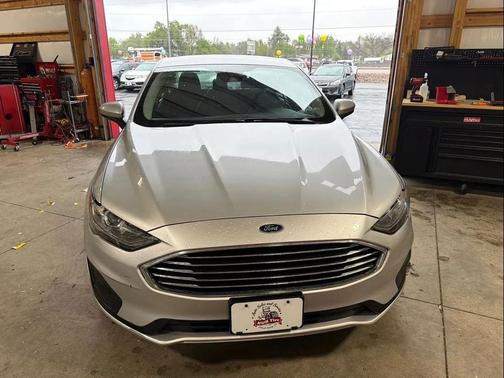 Ingot Silver Metallic 2019 Ford Fusion Hybrid SE