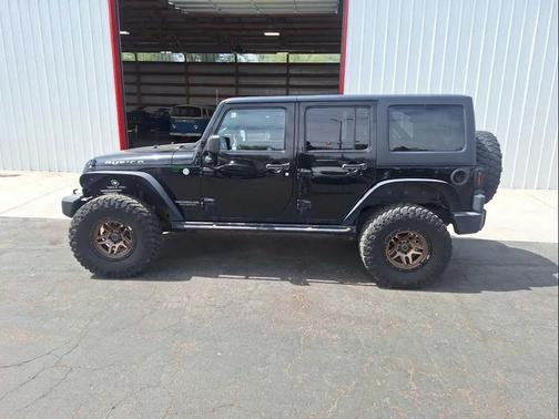 Black Clearcoat 2014 Jeep Wrangler Unlimited Rubicon