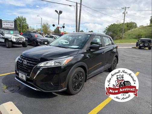 Super Black 2021 Nissan Kicks S