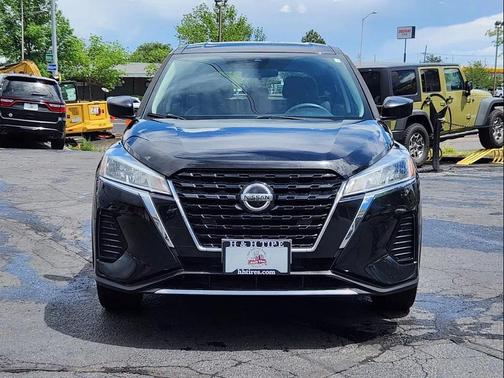 Super Black 2021 Nissan Kicks S