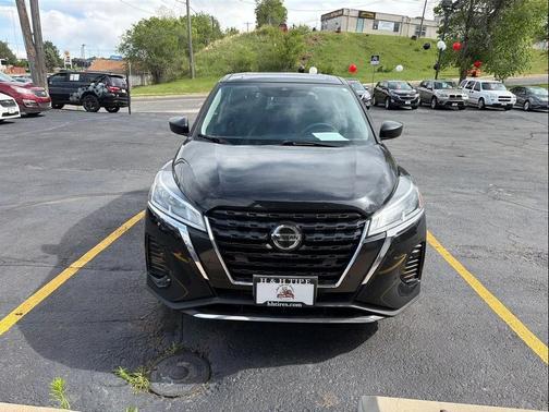 Super Black 2021 Nissan Kicks S
