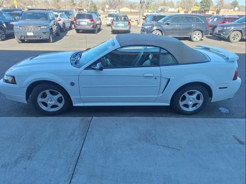 2004 Ford Mustang Premium