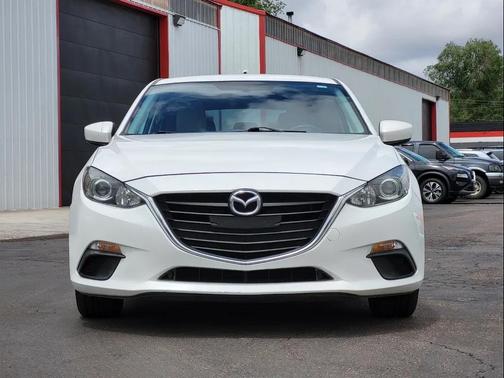 Snowflake White Pearl Mica 2016 Mazda Mazda3 i Sport