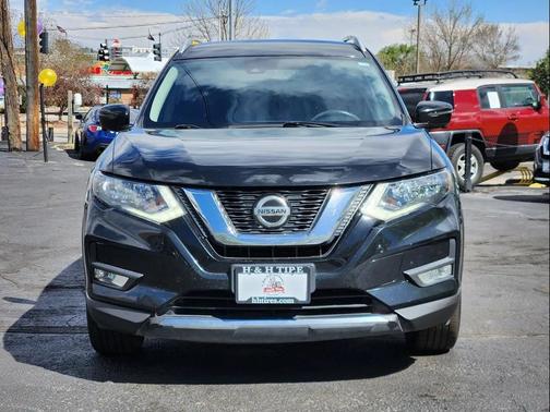 Magnetic Black Pearl 2019 Nissan Rogue SL