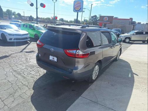 Predawn Gray Mica 2017 Toyota Sienna XLE