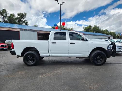 2017 RAM 3500 Tradesman Crew Cab 4x4 6'4' Box